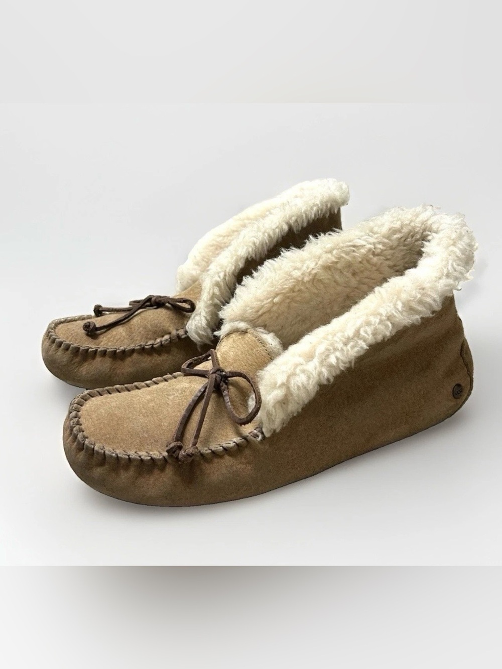 UGG Alena Slippers Sheepskin Moccasin Booties Women’s US 9 EU 40 Chestnut Suede